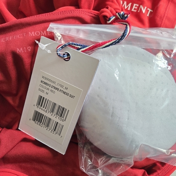 New Perfect Moment Seamless Stripe Red Fitness Suit NWT Medium - Picture 13 of 13